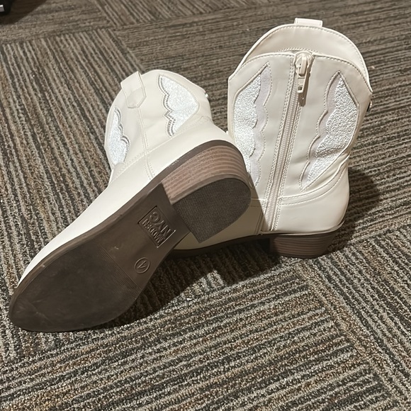 Madden NYC Little Girl Cowboy boots - Picture 2 of 4